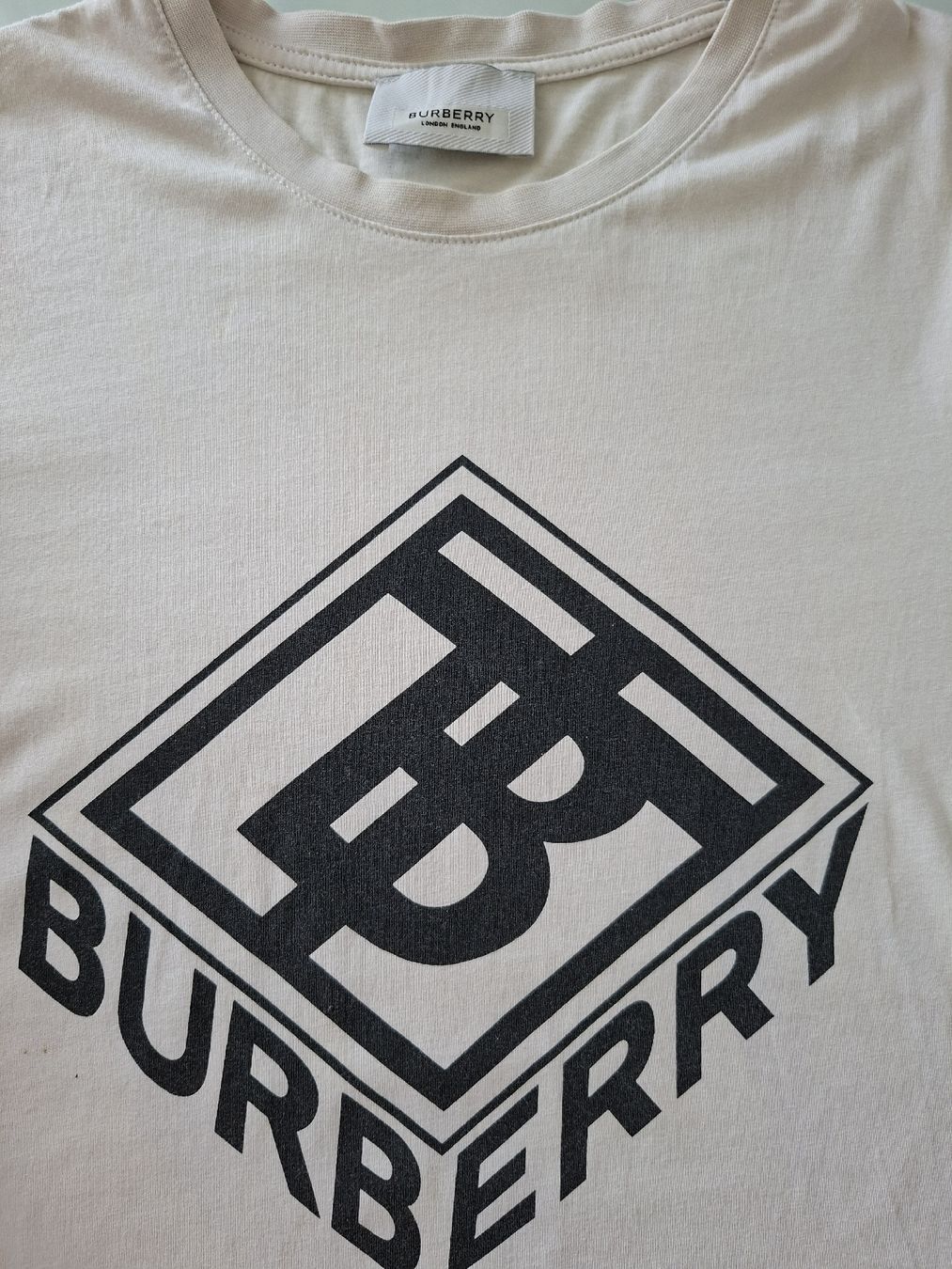 Burberry T-shirt: T-shirt Burberry Beige, taille M – Usato da Renens VD venduto da ser_j2fn 7