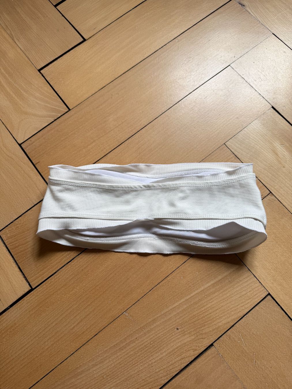 Zaful Badekleider & Bikinis: ZAFUL - Bikini Oberteil weiss S – Gebraucht aus Zürich von Diazaio 1