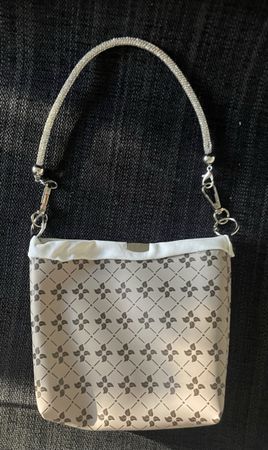Damen Handtasche beige mit Strassgriff ca. 25cm