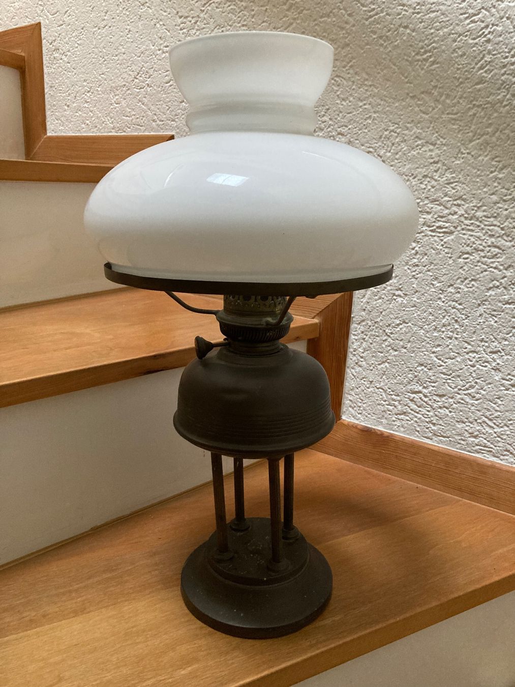 Lampen: Petroleumlampe antik – Gebraucht aus Münchenstein von Connyj