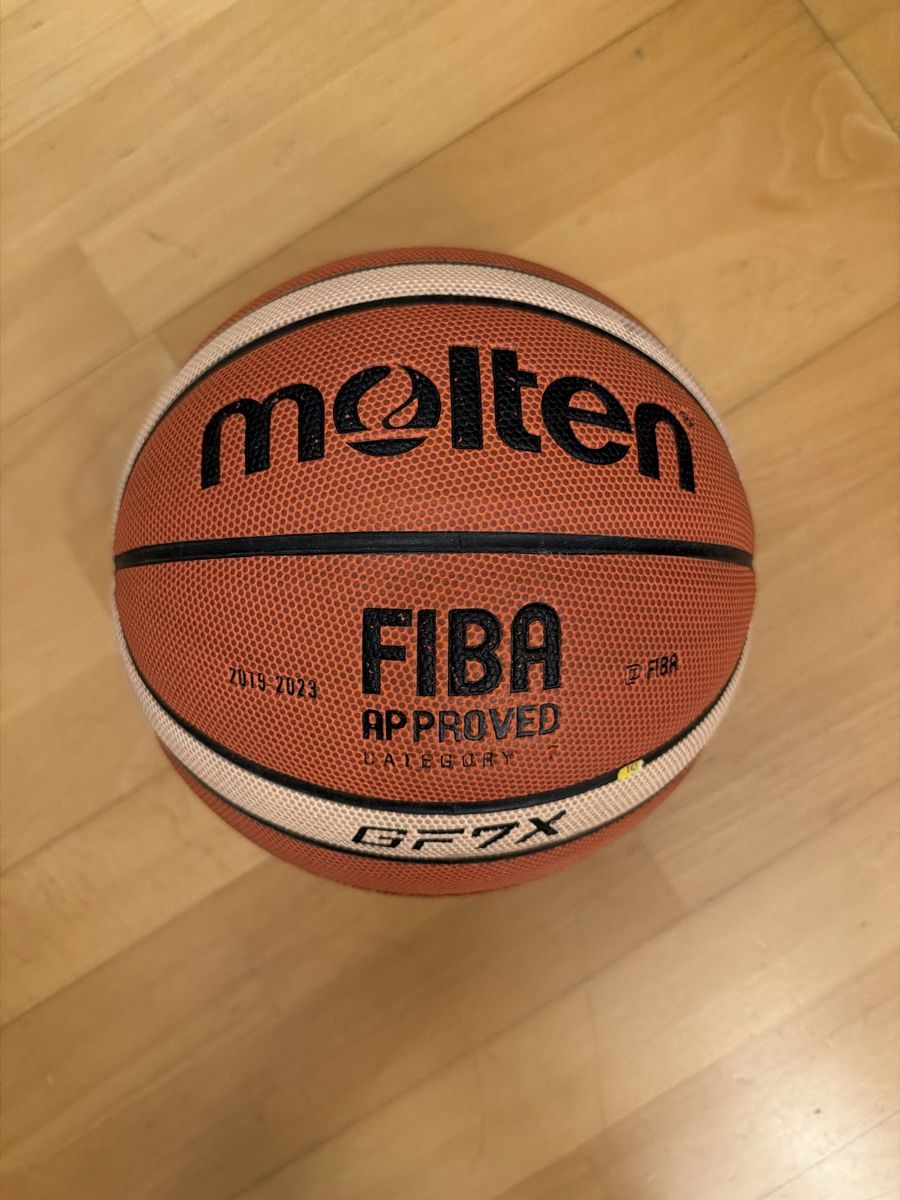 Ballons: Molten Basketball  – D'occasion à Zürich par arr_vq5w