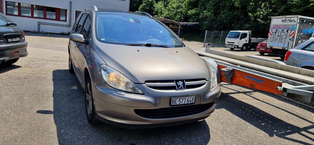 Peugeot Automobili: Peugeot 307 Berak 2.0i nur 120'000Km Automat – Usato da Lützelflüh-Goldb venduto da Rampenverkauft