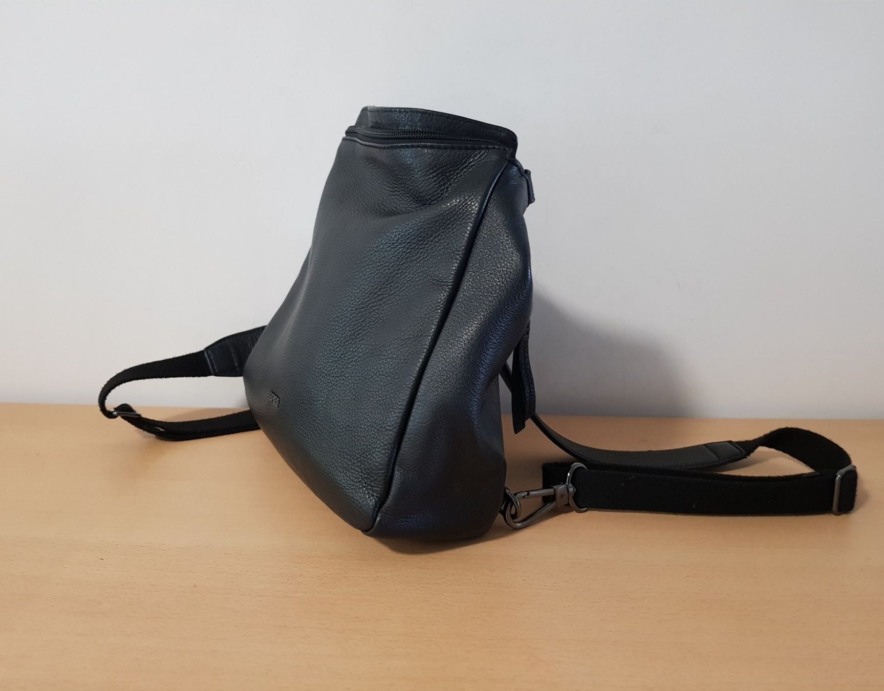 Bree Rucksäcke: Bree Leder Rucksack/Umhängetasche – Gebraucht aus Basel von Birs868 1
