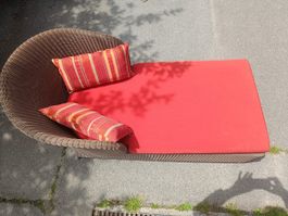 Gartenliege / Chaiselongue aus Rattan inkl. Polster & Kissen