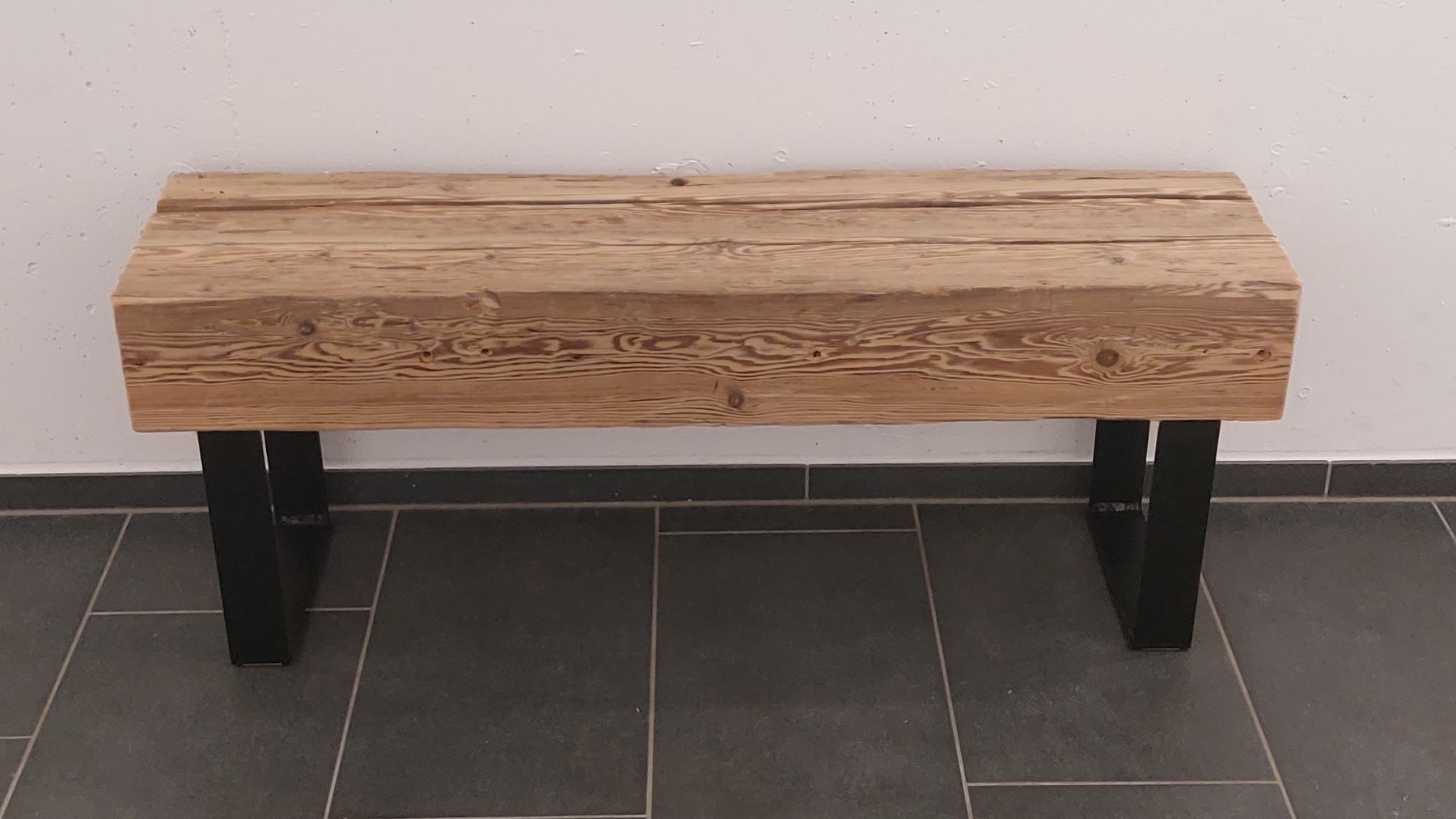 Panchine: Rustikale Sitzbank aus einem Altholzbalken – Nuovo e nell'imballaggio originale da Egnach venduto da Oldwoodstyle 4