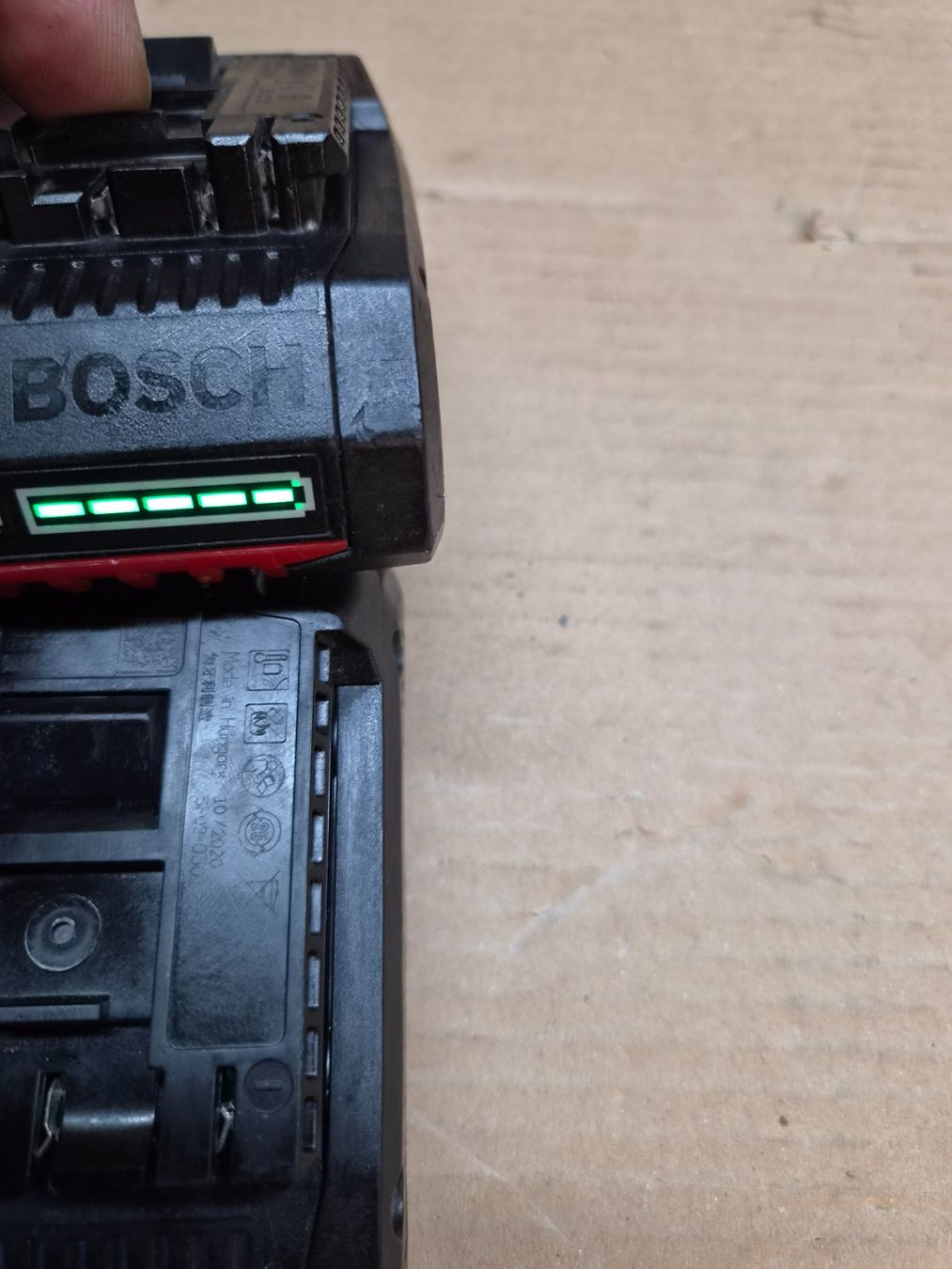 Bosch Akkus: 2 Bosch Akkus 18V 4Ah Procore gebraucht – Gebraucht aus Reutigen von beore 4