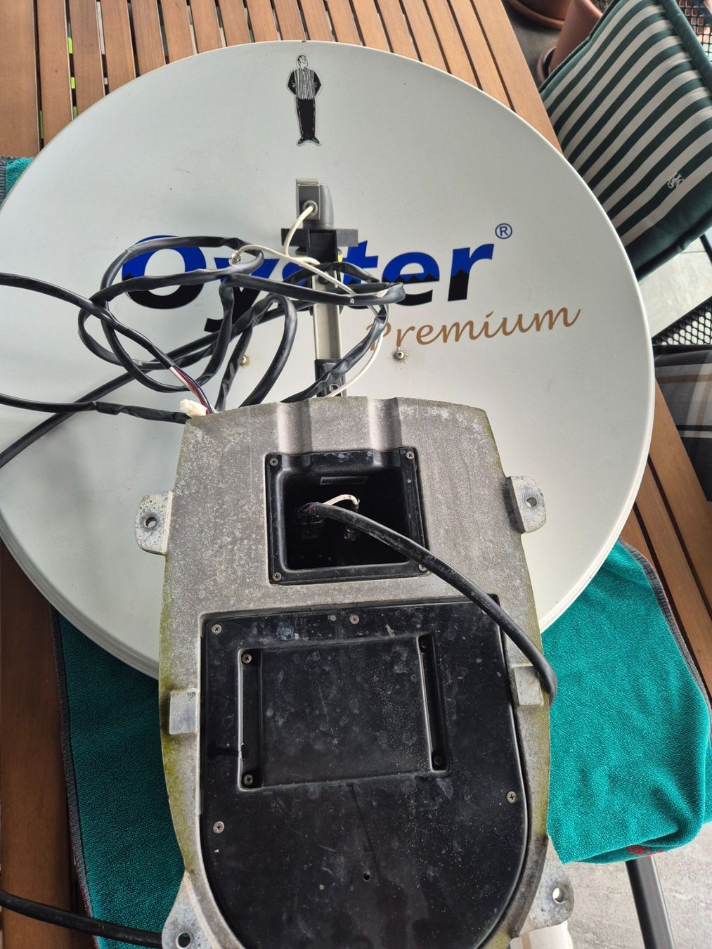 Satellitenschüssel: Oyster Premium Satelliten-Anlage – Gebraucht aus Weiach von ZHmakitiAG