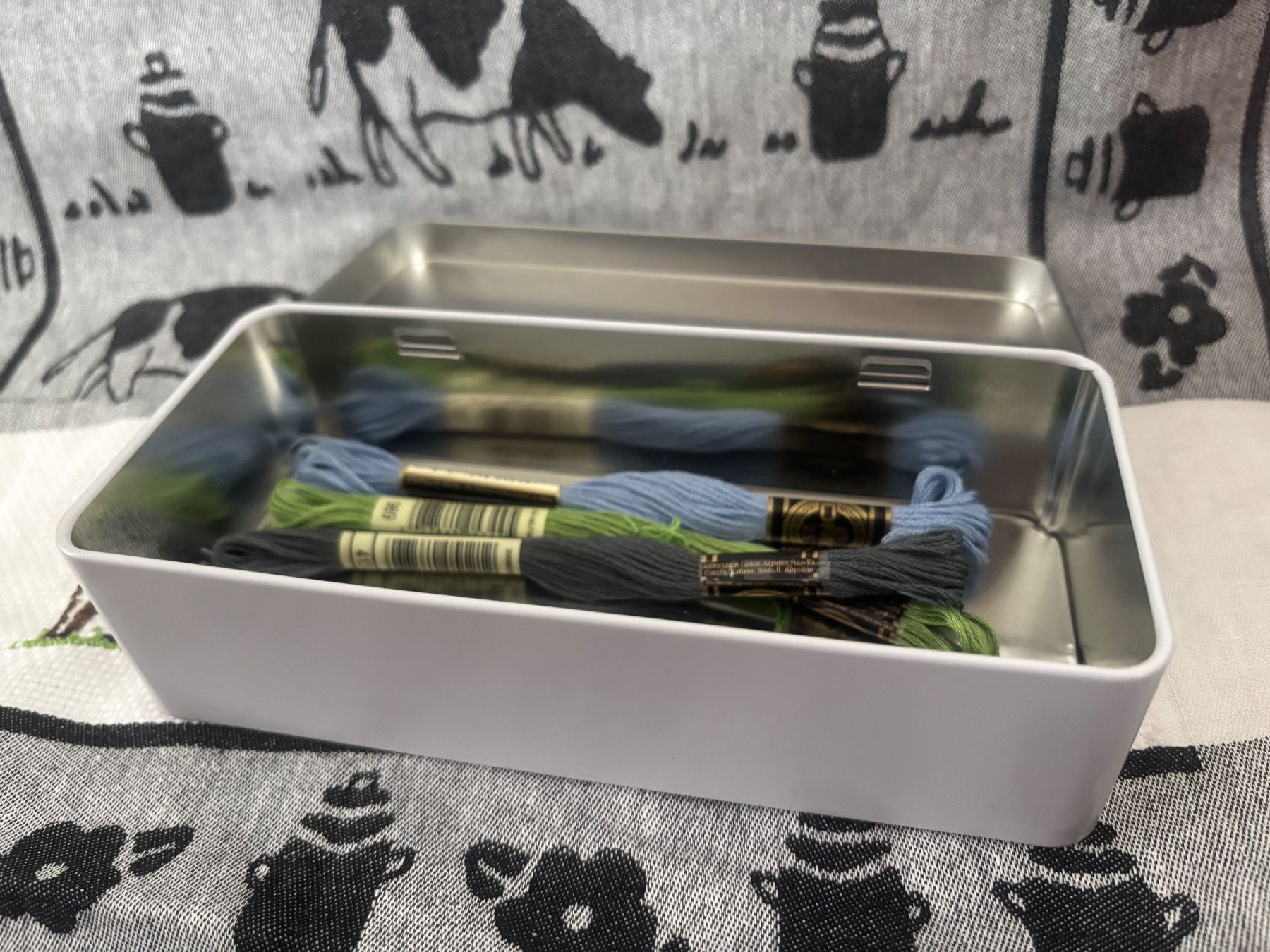 Bastelsets: Vintage box DMC, métallique, neuve – Neu und originalverpackt aus Corcelles-près-Payerne von Stendi 4