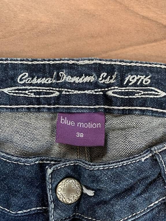 Jeans: Jeans Gösse 38 Neuwertig – Usato da Zeihen venduto da cindyscad 1