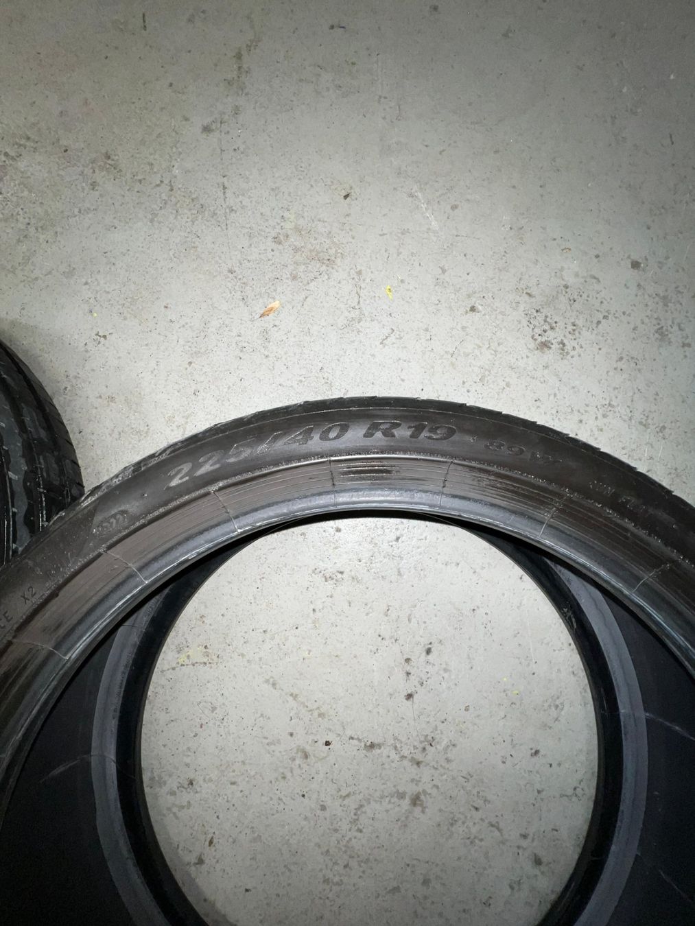 Pirelli Pneus & Kompletträder: Sommerreifen Pirelli P Zero 225 40 19 – Gebraucht aus Wohlen AG von Mikisal 1