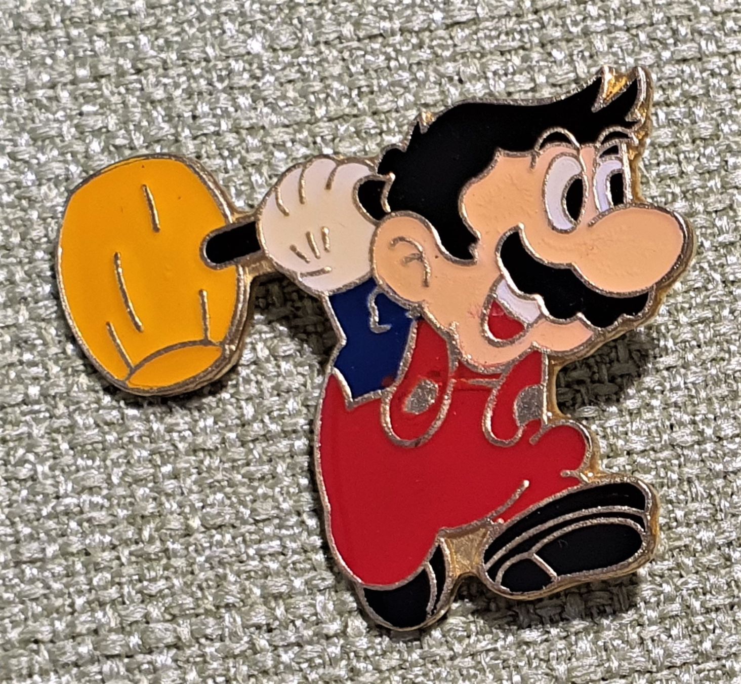 Plaketten & Abzeichen: N114 - Pin Nintendo Super Mario mit Hammer – Gebraucht aus Reinach BL von Boston-Verkauf 1