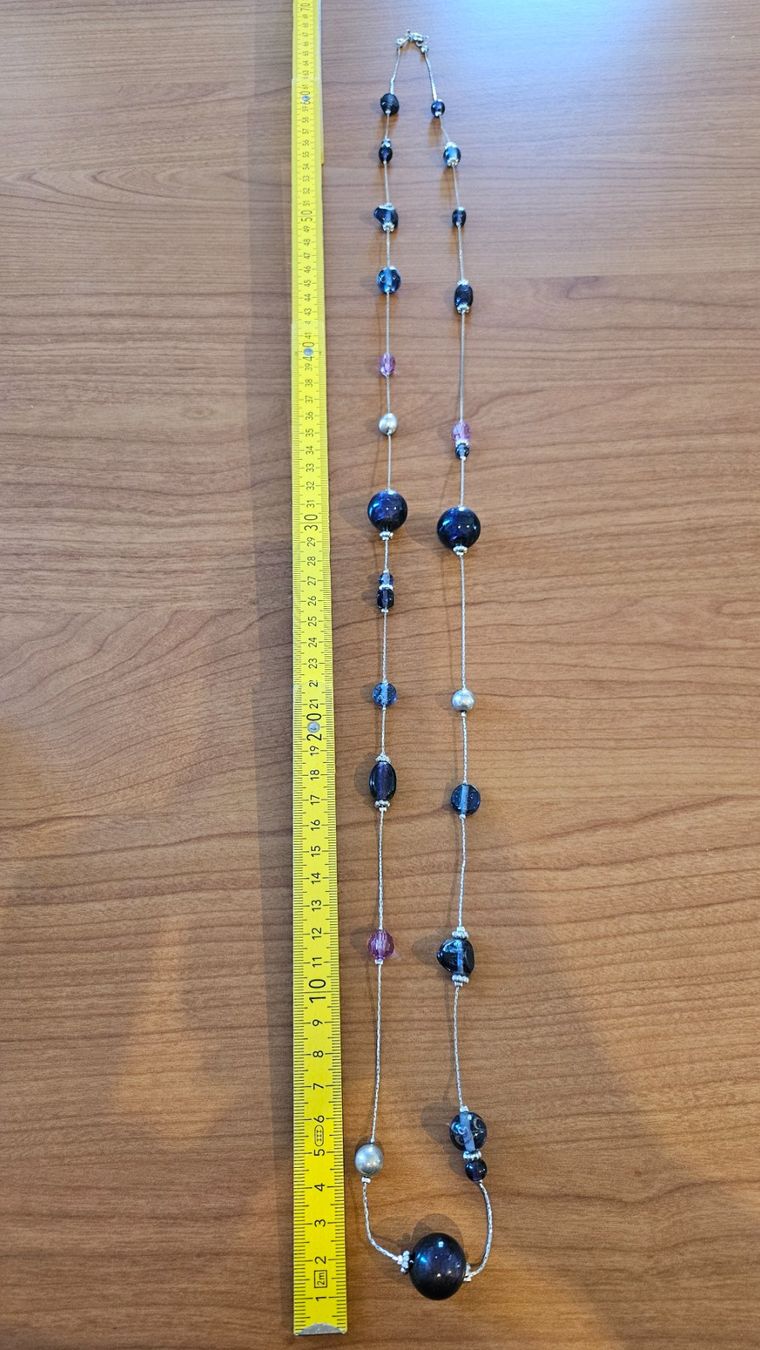 Catenine: Lunga collana con perle di vetro colorato – Usato da Melano venduto da H-Sara 1