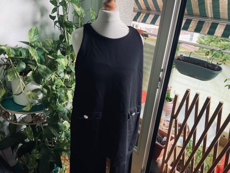 Magnifique tunique noire KÉZY avec Swarovskis one size neuve