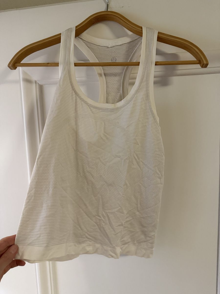 Lululemon Tops: Lululemon Swiftly Tech Tank Top White – Gebraucht aus Zürich von mul_ldm9