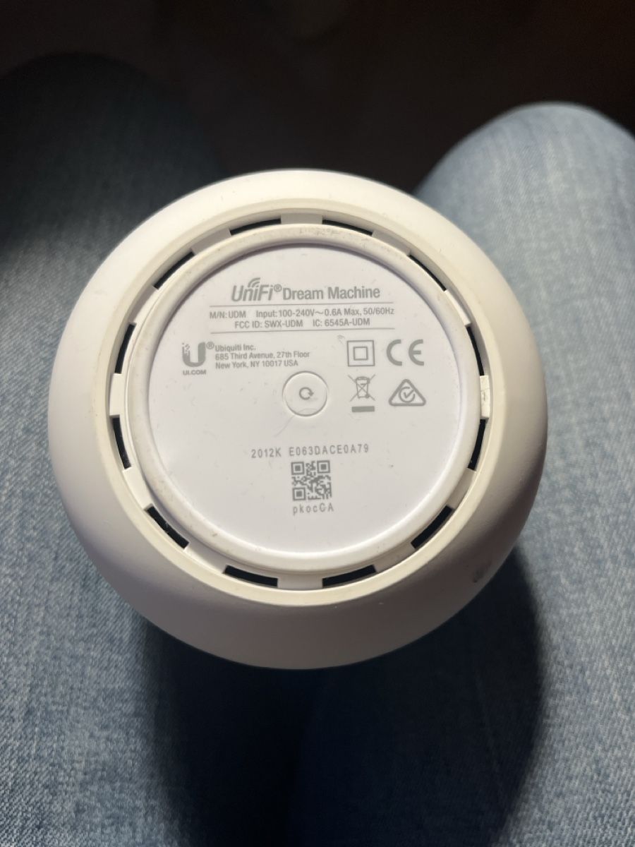 Ubiquiti UniFi Dream Machine (UDM) - Routeur Firewall (Gebraucht) in ...