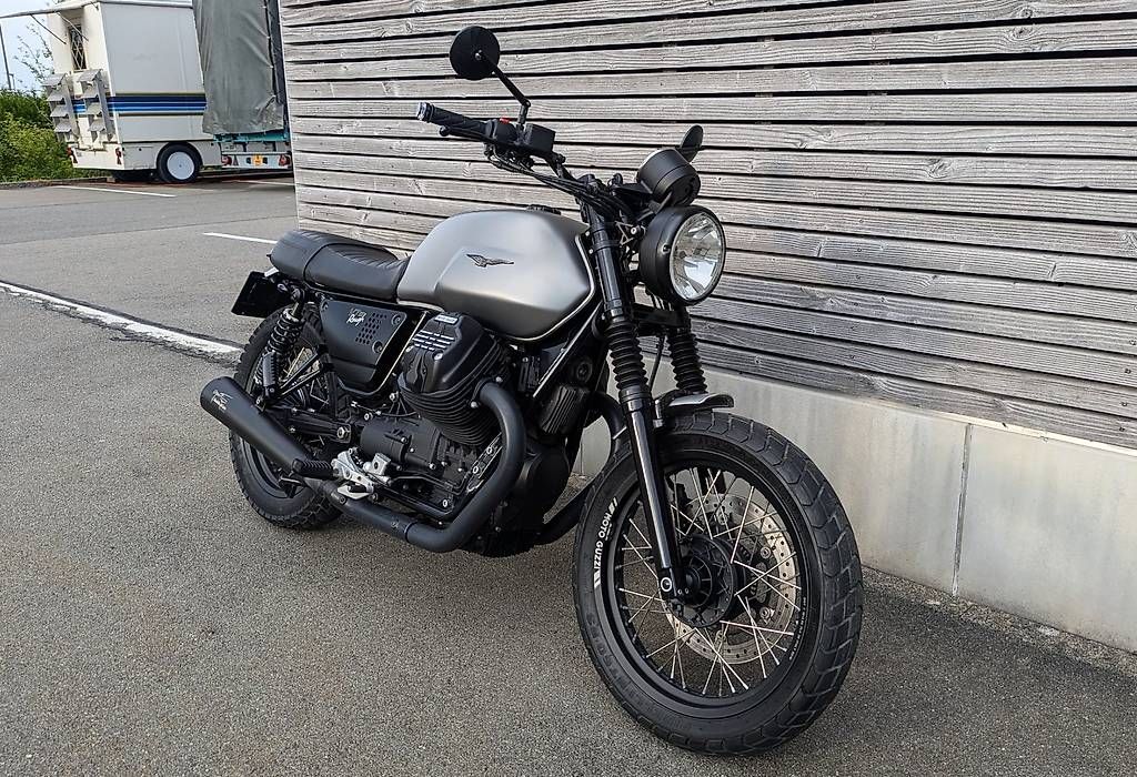 Moto Guzzi Route: *** Einmalig schöne Moto Guzzi V7 Rough *** – D'occasion à Richterswil par universeONE 1