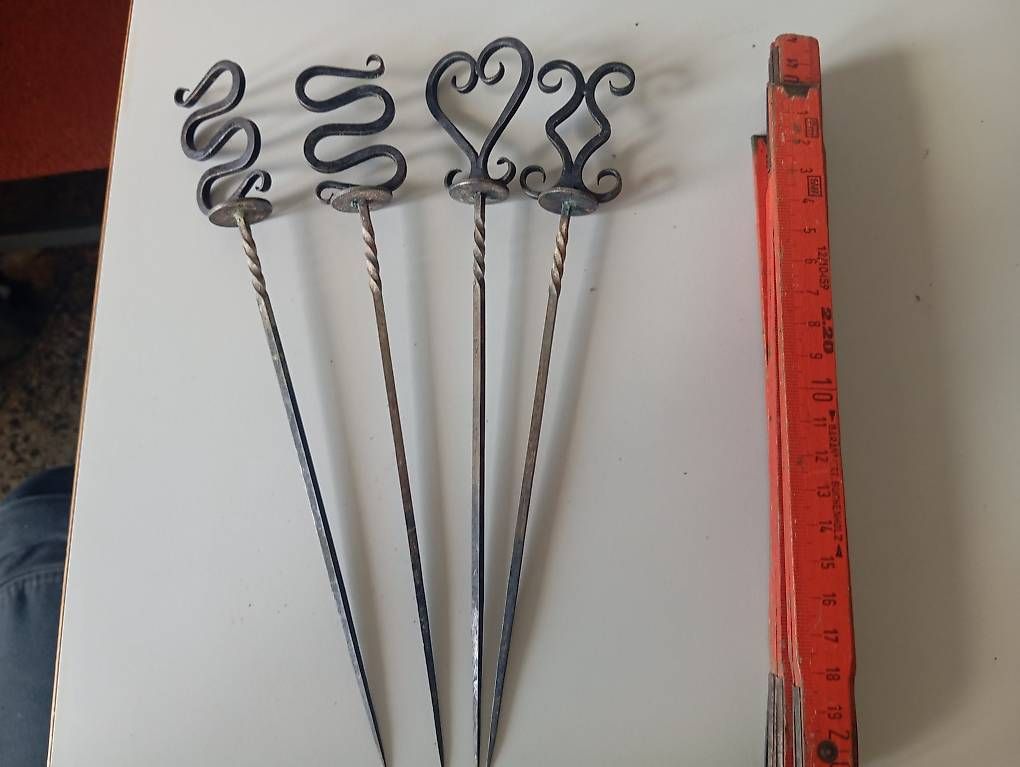 Forchette: 4 Metall Spiessli, Handarbeit – Usato da Basel venduto da Petergunn
