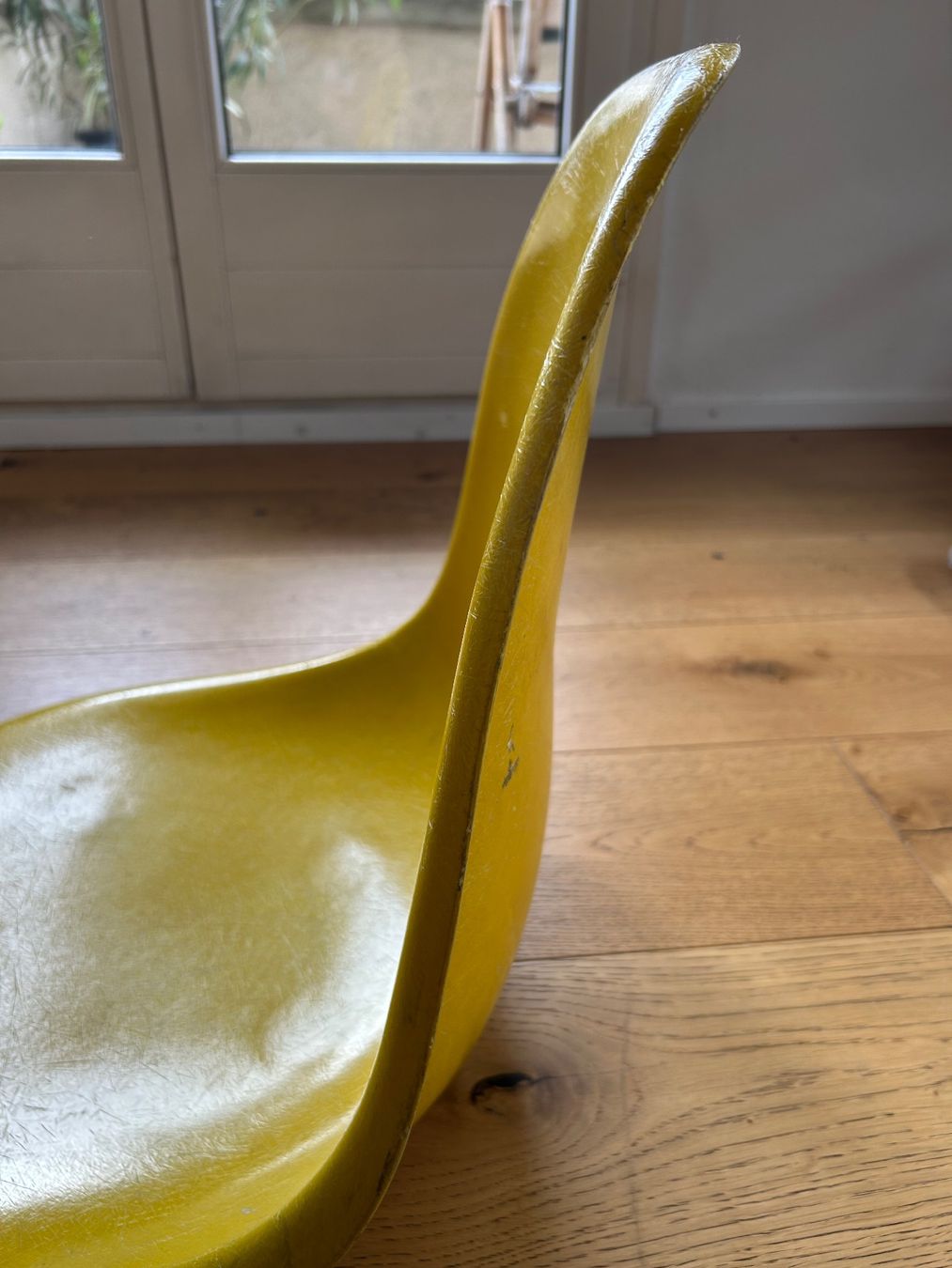 Eames Sedie: Eames Fiberglas Schale gelb – Difettoso da Zürich venduto da Lp_bn 2