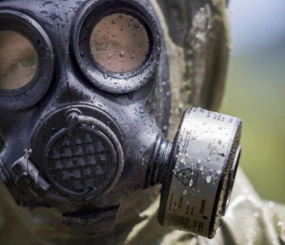 Gesichts- und Gehörschutz: Gasmaske OM-90. Neuwertig – Neu (gemäss Beschreibung) aus Fislisbach von jos_cf6h 5