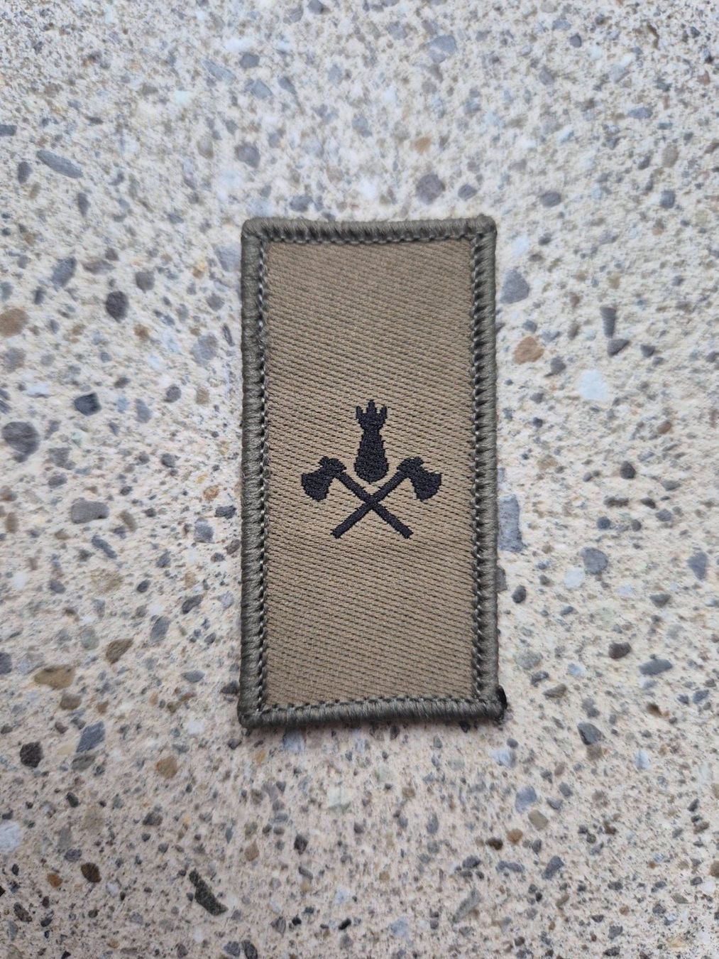 Schweizer Armee Placchette & Badge: Dienstzweigabzeichen Rettungstruppen mit klett – Nuovo e nell'imballaggio originale da Riedholz venduto da fr_sIruP