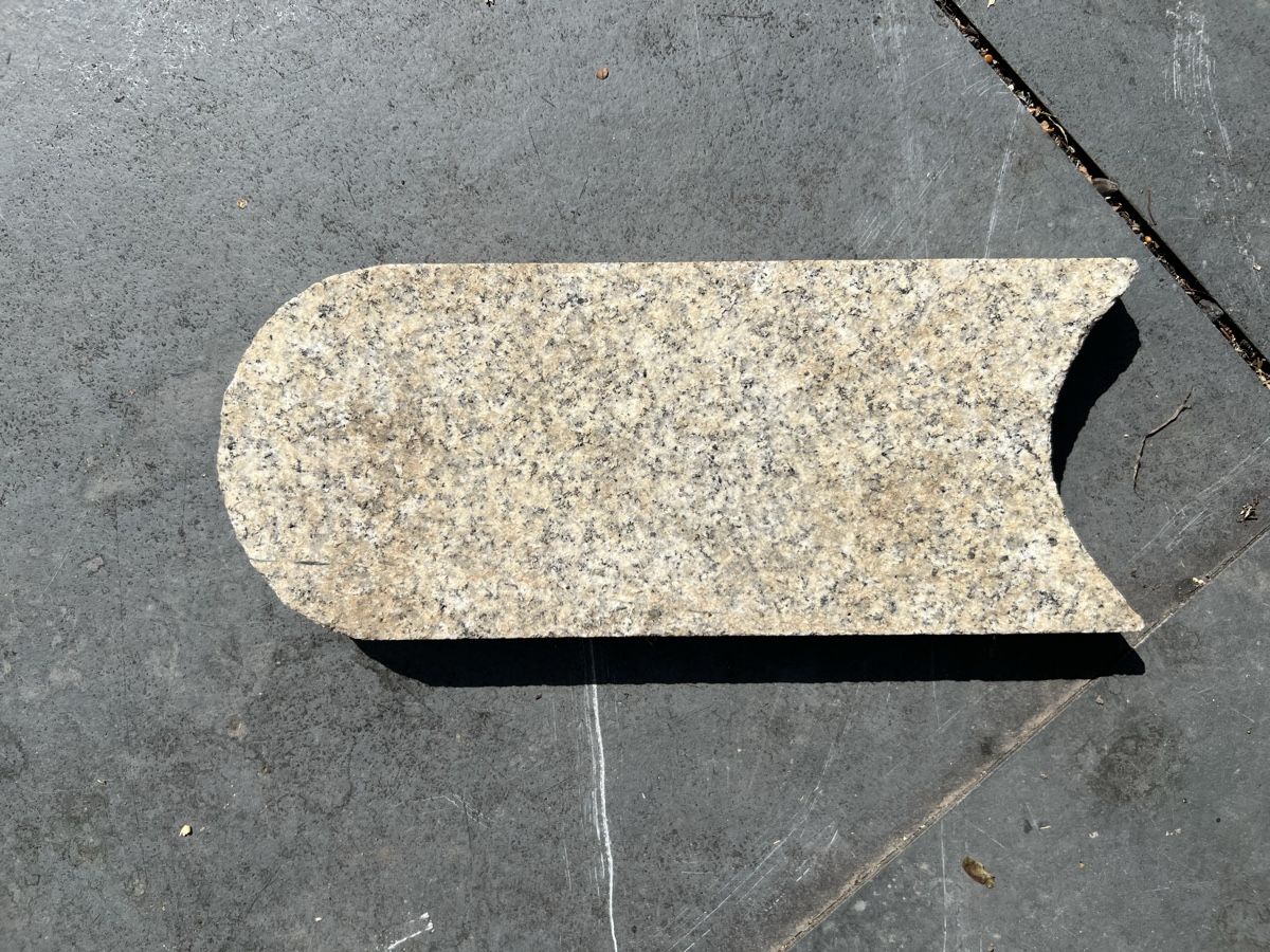 Rivestimenti per pavimenti: Rasentrenner 25x10x2,5 75 Stück  – Usato da Schwerzenbach venduto da Exmoni