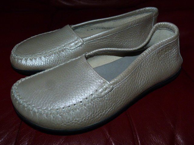 Scarpe da donna: Bär Slipper, Gr. 3,  beige metallic, NEU – Nuovo (secondo la descrizione) da Nunningen venduto da Fashion-Ave51