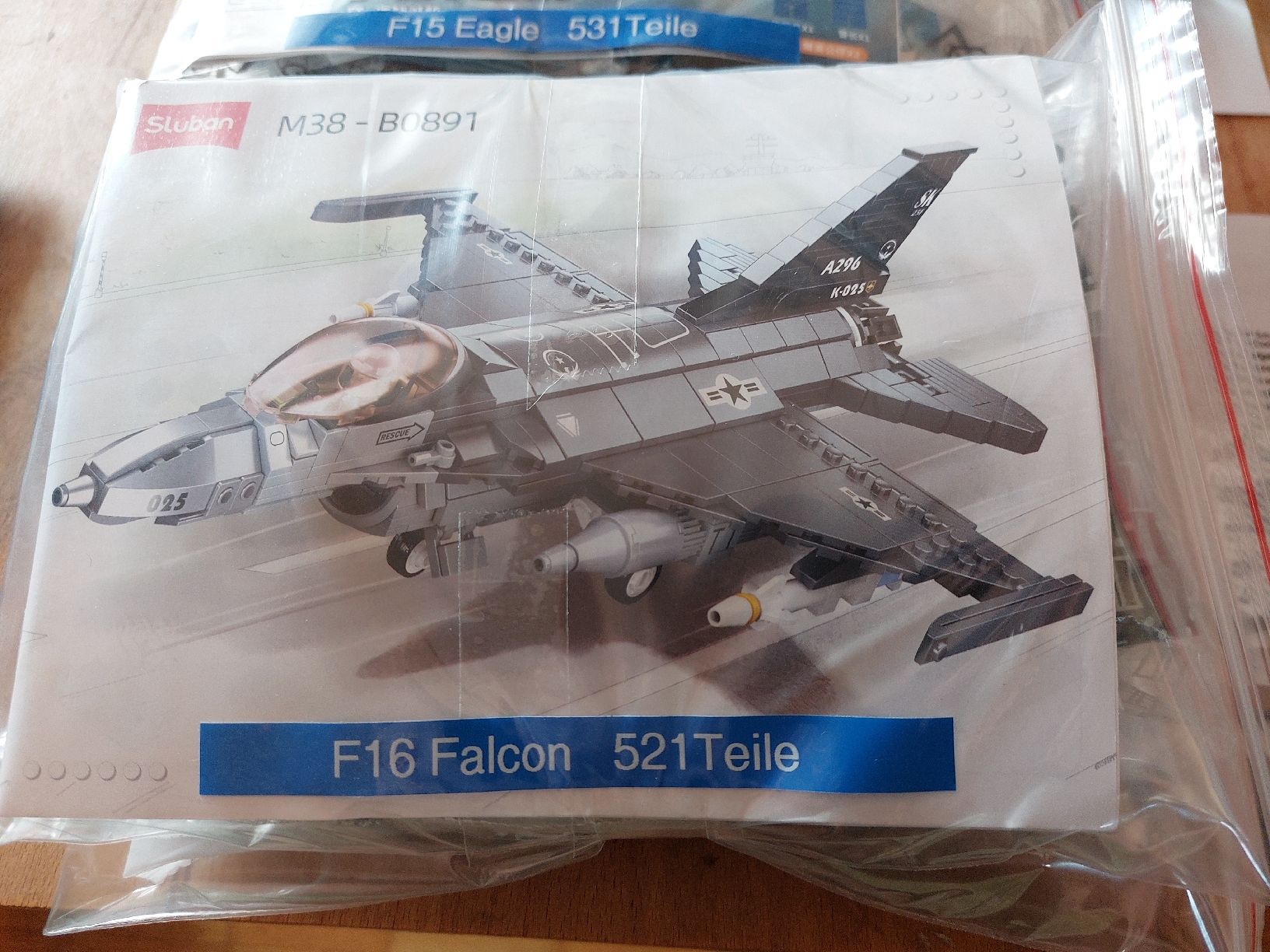 Kit di costruzioni: F16 Falcon Kampfjet aus Klemmbausteinen – Nuovo (secondo la descrizione) da Roggwil BE venduto da zoeri46 1