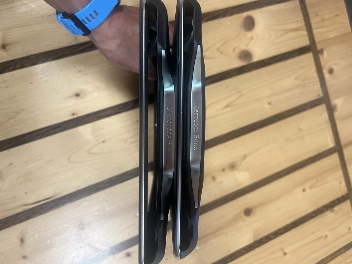Staffa per monitor: Supporti iPad Mercedes – Usato da Soazza venduto da RM-77 1