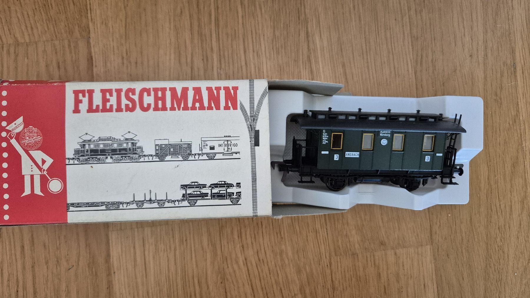 Fleischmann Modellini di ferrovie: Modelleisenbahn Waggon 4x – Nuovo (secondo la descrizione) da Benglen venduto da Janine_25