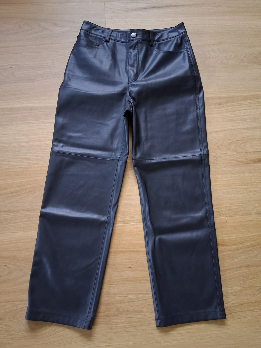 Mango Pantaloni: MNG (Mango) Kunstlederhose 38 – Usato da Lengnau AG venduto da Nathi88