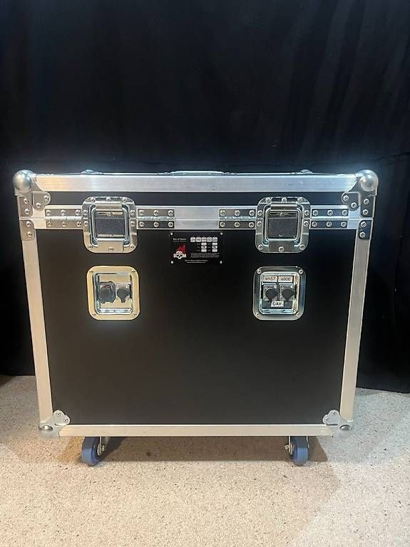 Musikinstrumente: Box Of Doom - iso cab guitare – Gebraucht aus Vullierens von dro_bs22 2