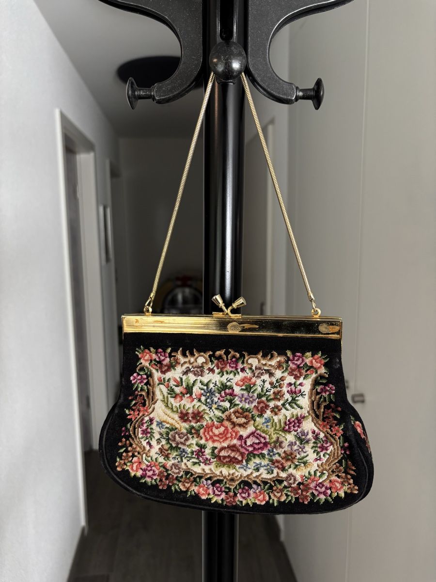 Borse da donna: Sac à main vintage brodé fleuri  – Usato da Savièse venduto da aly_zc2h 1