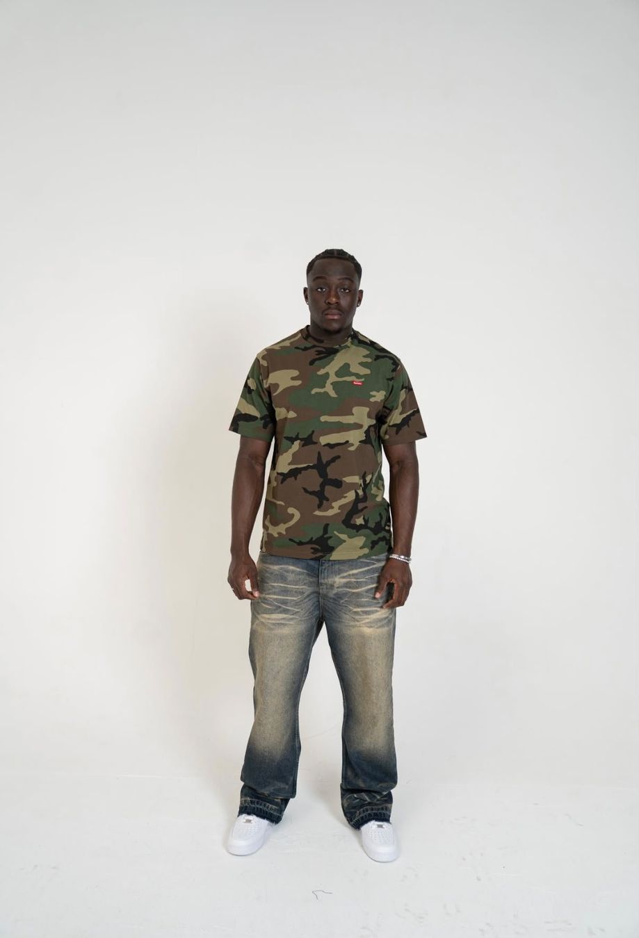 Jeans: STR4WRLD Tinted Denim Flared Jeans – Neu (gemäss Beschreibung) aus Aarau von 5kann 2
