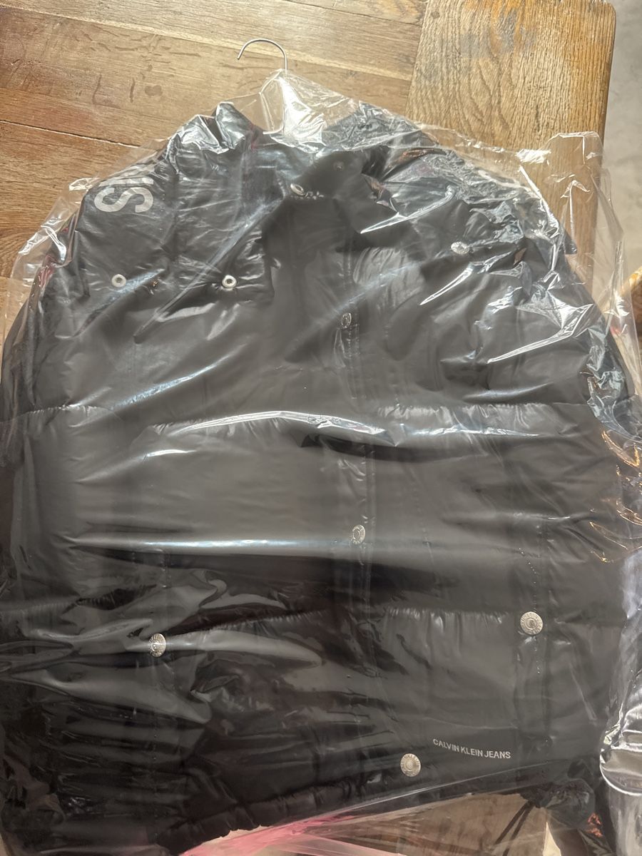 Calvin Klein Giacche: Calvin Klein Daunenjacke Gr M – Usato da Visp venduto da Pastis