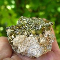 Stufe aus Pyrit Calcit Kupferkies und Siderit von Rumänien