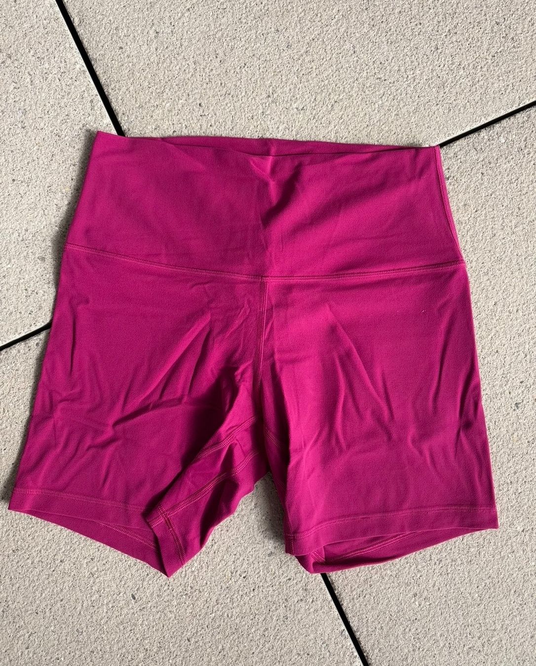 Lululemon Leggings: Short Lululemon – Gebraucht aus Nyon von noi_tf8q