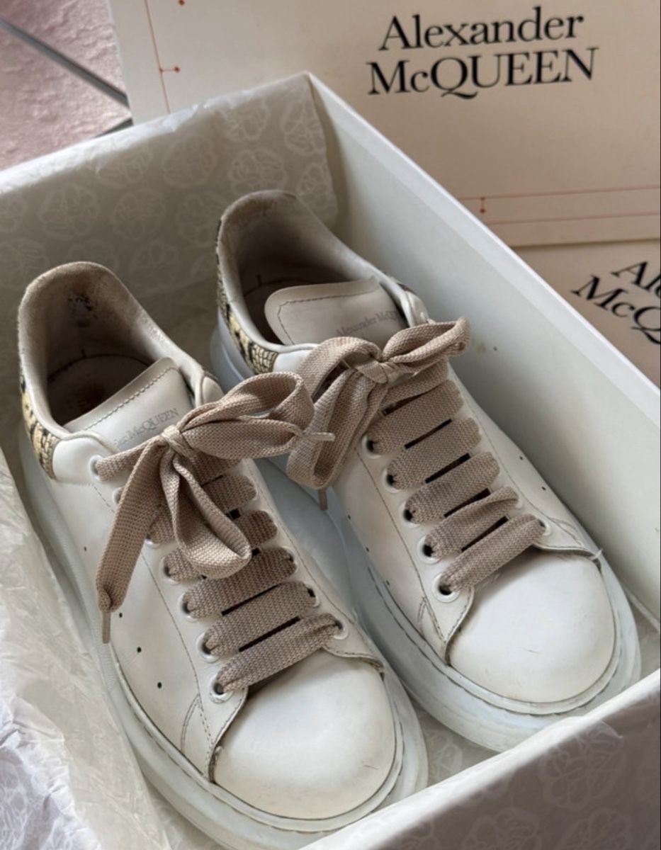 Alexander Mcqueen Chaussures hommes: Alexander McQueen Sneakers Weiss Gr. 40.5 – D'occasion à Zürich par janni_jj12 4