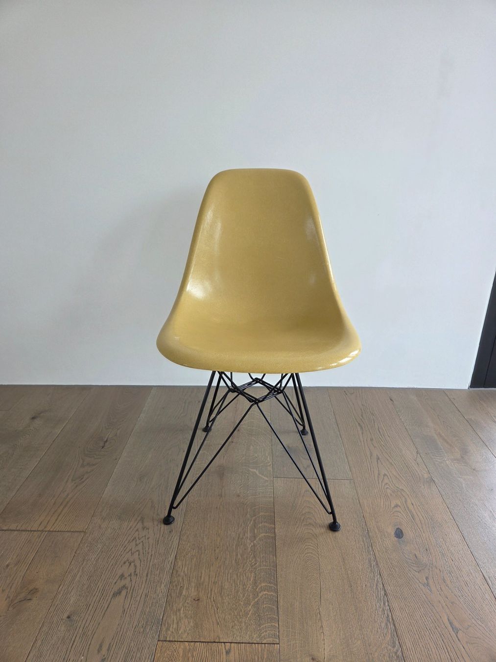 Stühle: Vitra und eames chair – Gebraucht aus Zürich von PeterPanama