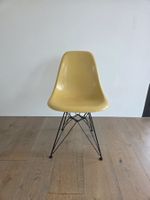 Vitra und eames chair