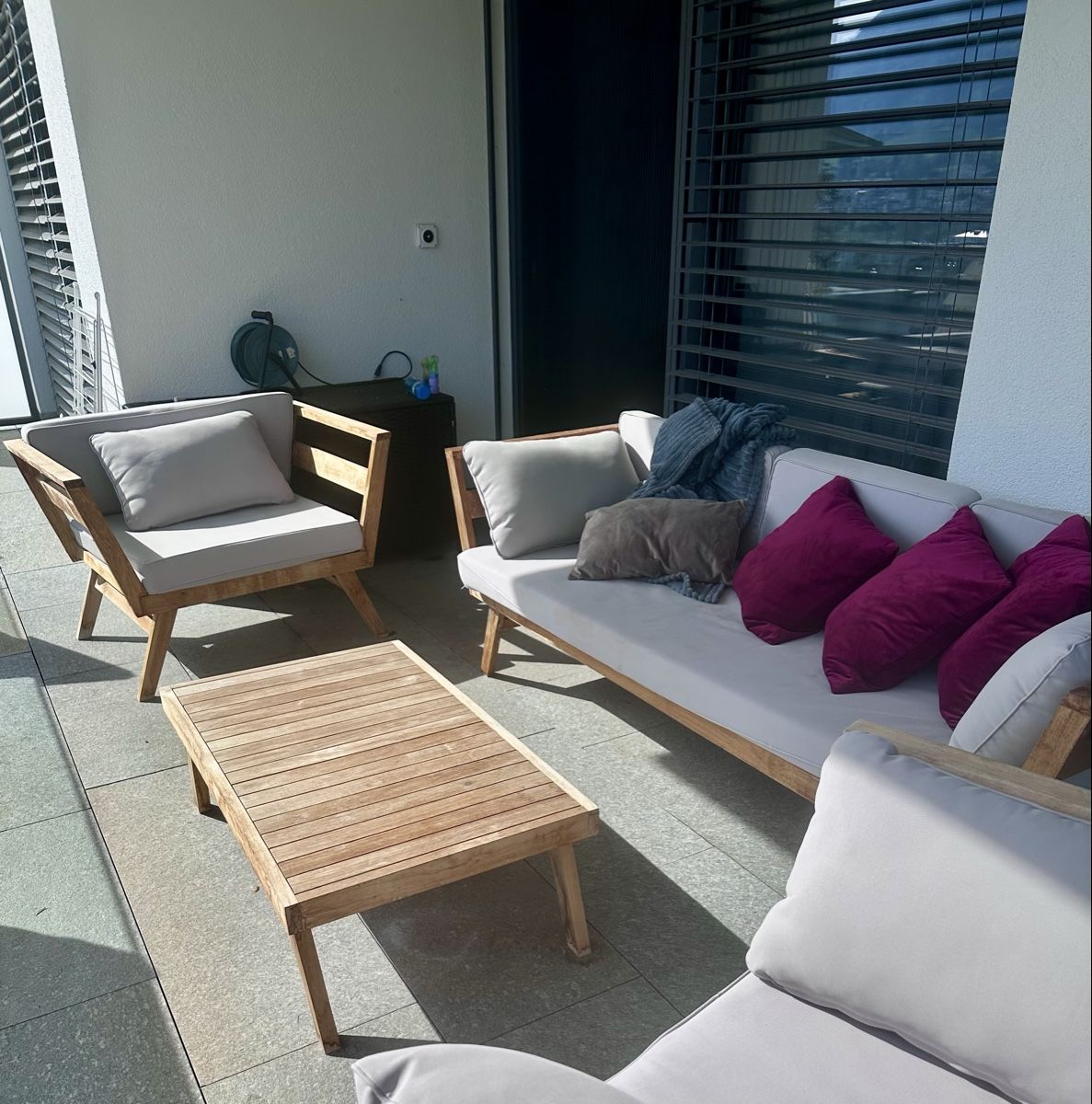 Sofas: Lounge Set Holz hell mit Polstern gebraucht</div> – D'occasion à Küssnacht am Rigi par CarlaAndrea 3