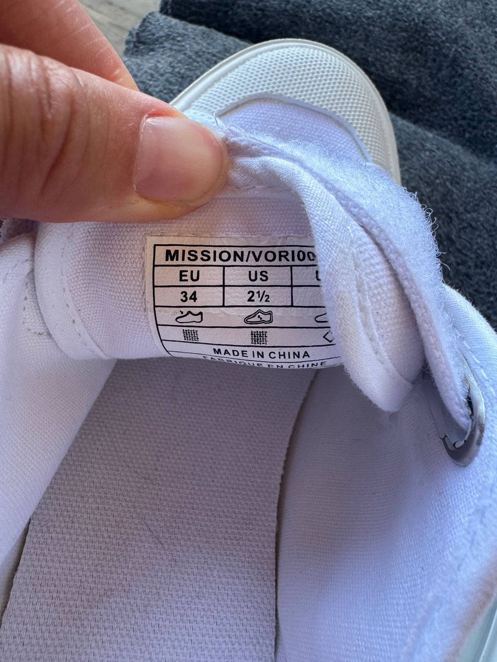 Levi's Scarpe per ragazzi: Levi’s Schuhe Grösse 34 NEU – Nuovo (secondo la descrizione) da Dürrenäsch venduto da 1kirs 3