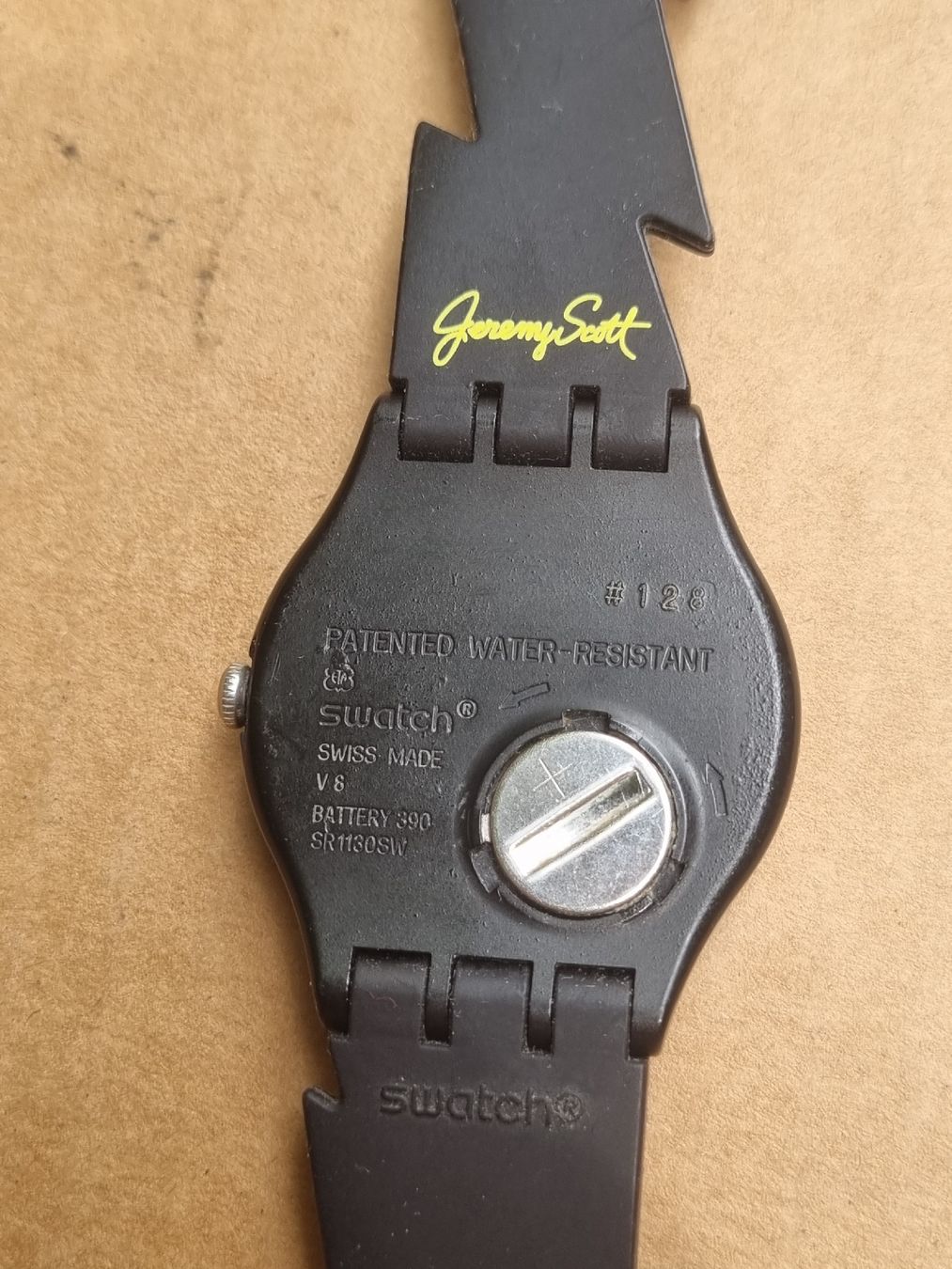 Swatch Orologi: Swatch Geremy Scott – Usato da Schaffhausen venduto da Leveron13 1