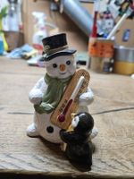 Goebel Frostiger Winter Schneemann mit Pinguin (V)