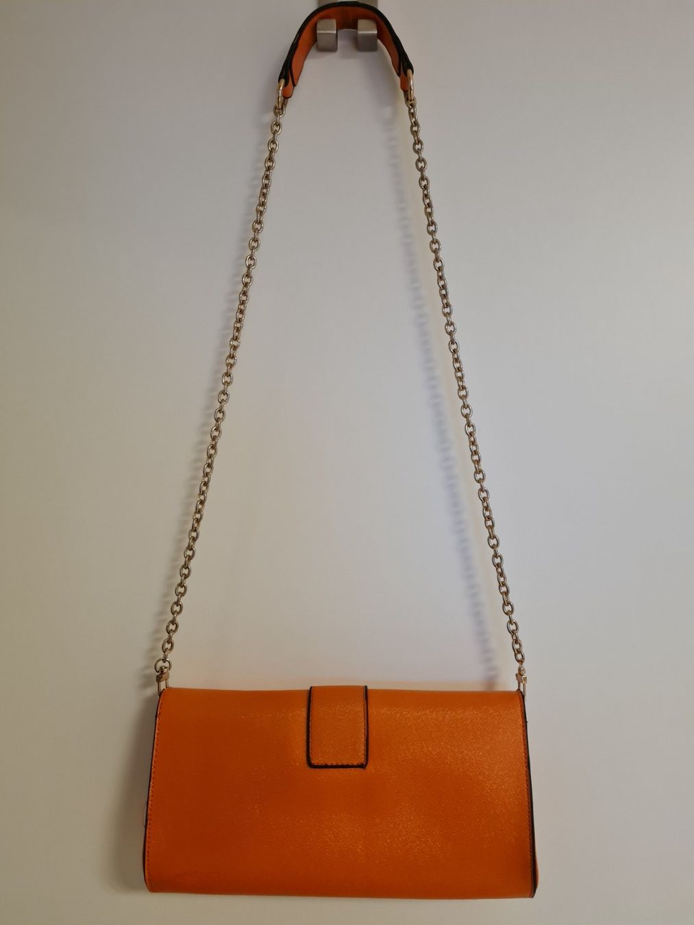 Taschen für Damen: CLUTCH UMHÄNGE TASCHE ORANGE GOLD – Gebraucht aus Steg im Tösstal von goldlionfree 2