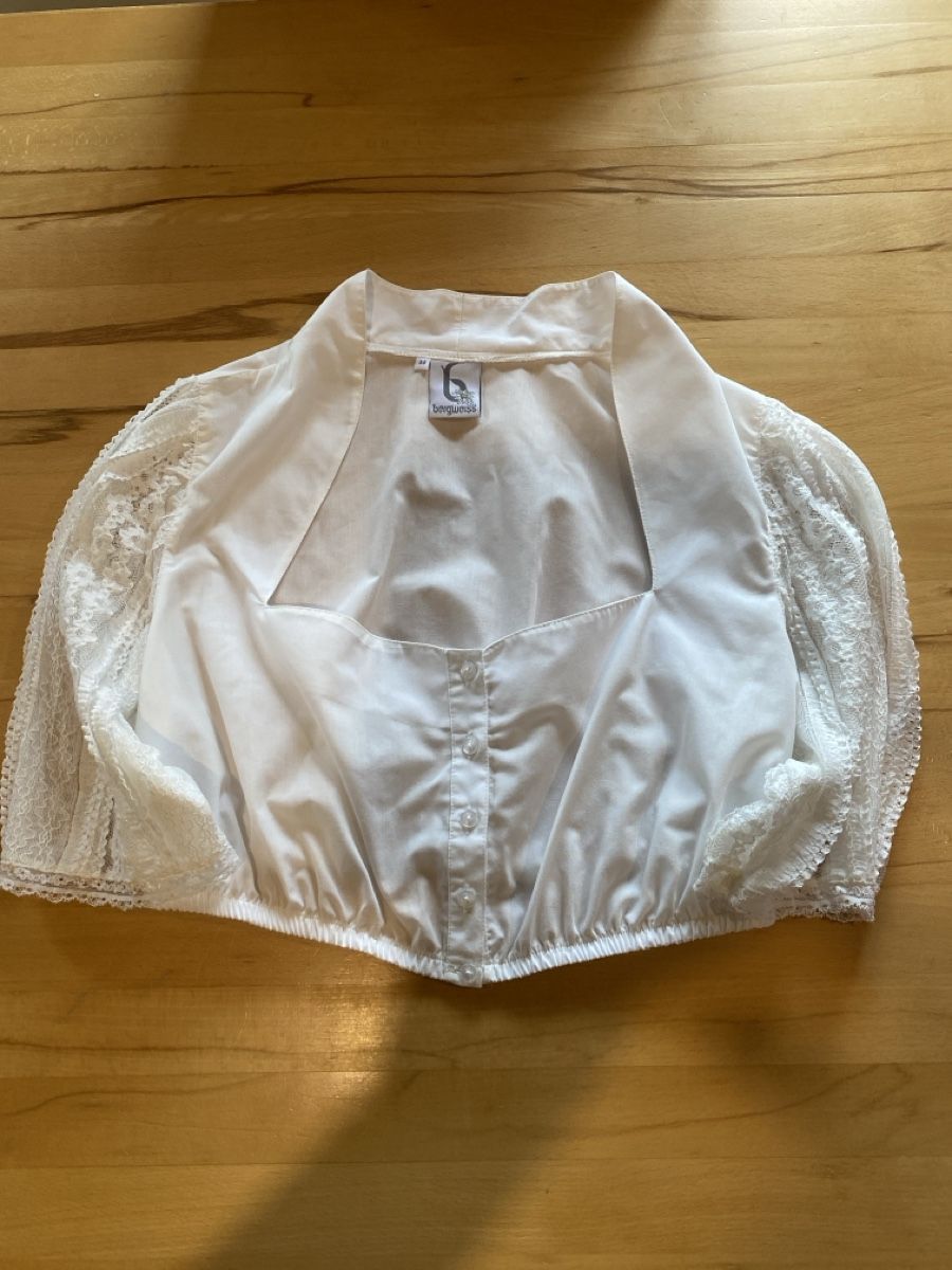 Blusen: Trachtenbluse Gr. 44,, mit Spitze,  Top – Neu (gemäss Beschreibung) aus Jonschwil von ssdvm 2
