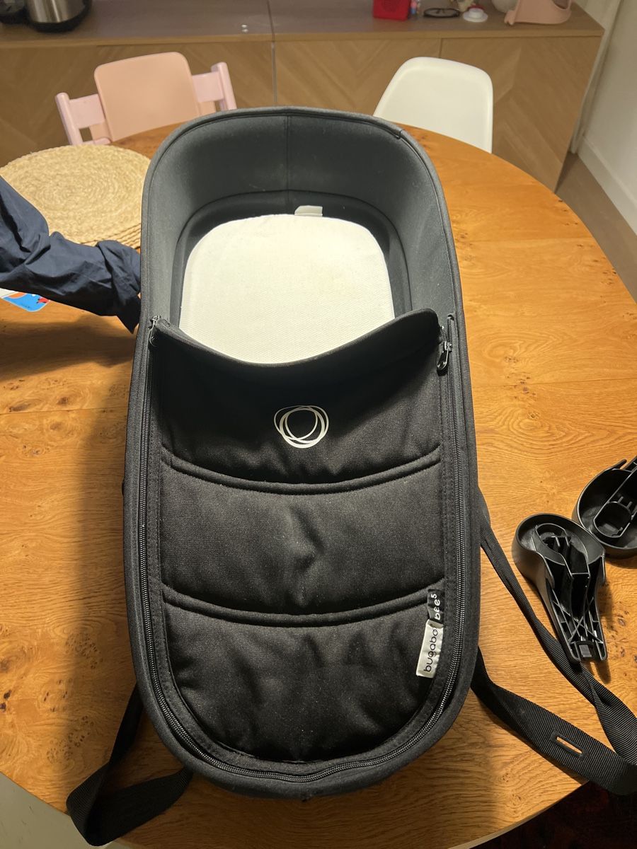 Bugaboo Kinderwagen: Bugaboo Bee 5 Carrycot - Excellent Condition! Black Fabric – Neu (gemäss Beschreibung) aus Zollikon von gal_l7hr 1