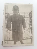 Historisches Foto Soldat Junge Helm Uniform alt 1920er