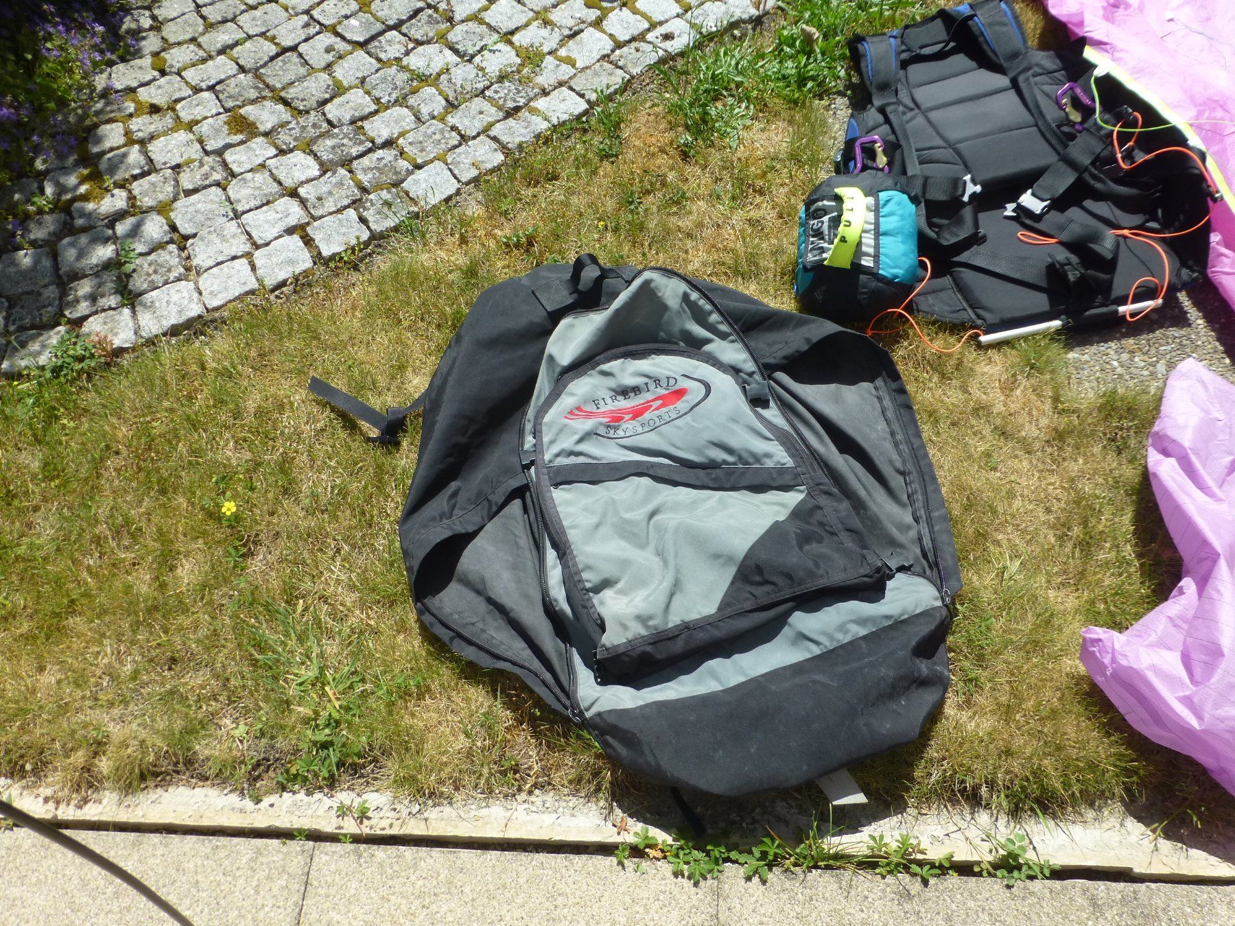 Sport dell'aria & Aquiloni: N - JOY Gleitschirm mit Sitz, Notschirm und Rucksack – Usato da Lupfig venduto da Casch13 5