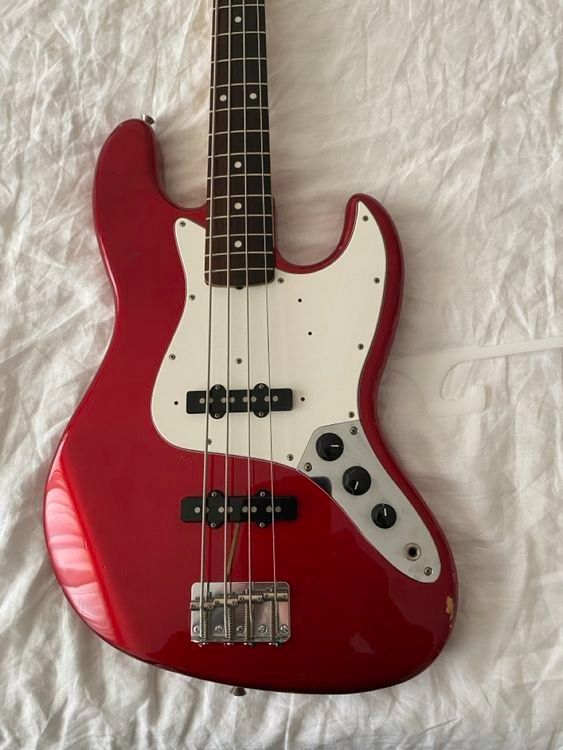 Strumenti musicali: FENDER JAZZ BASS – Usato da Basel venduto da Aspargus 1