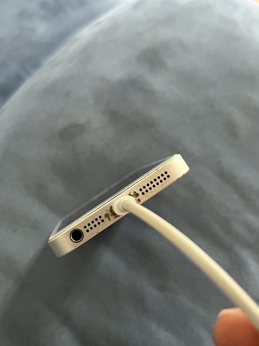 Apple Portables: Apple iPhone SE 1st Generation Weiß  – D'occasion à Sonceboz-Sombeval par mis_x6t2 1